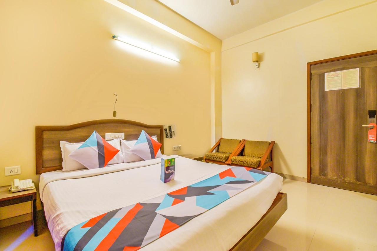 Hotel Ashiyana Пуне Екстер'єр фото