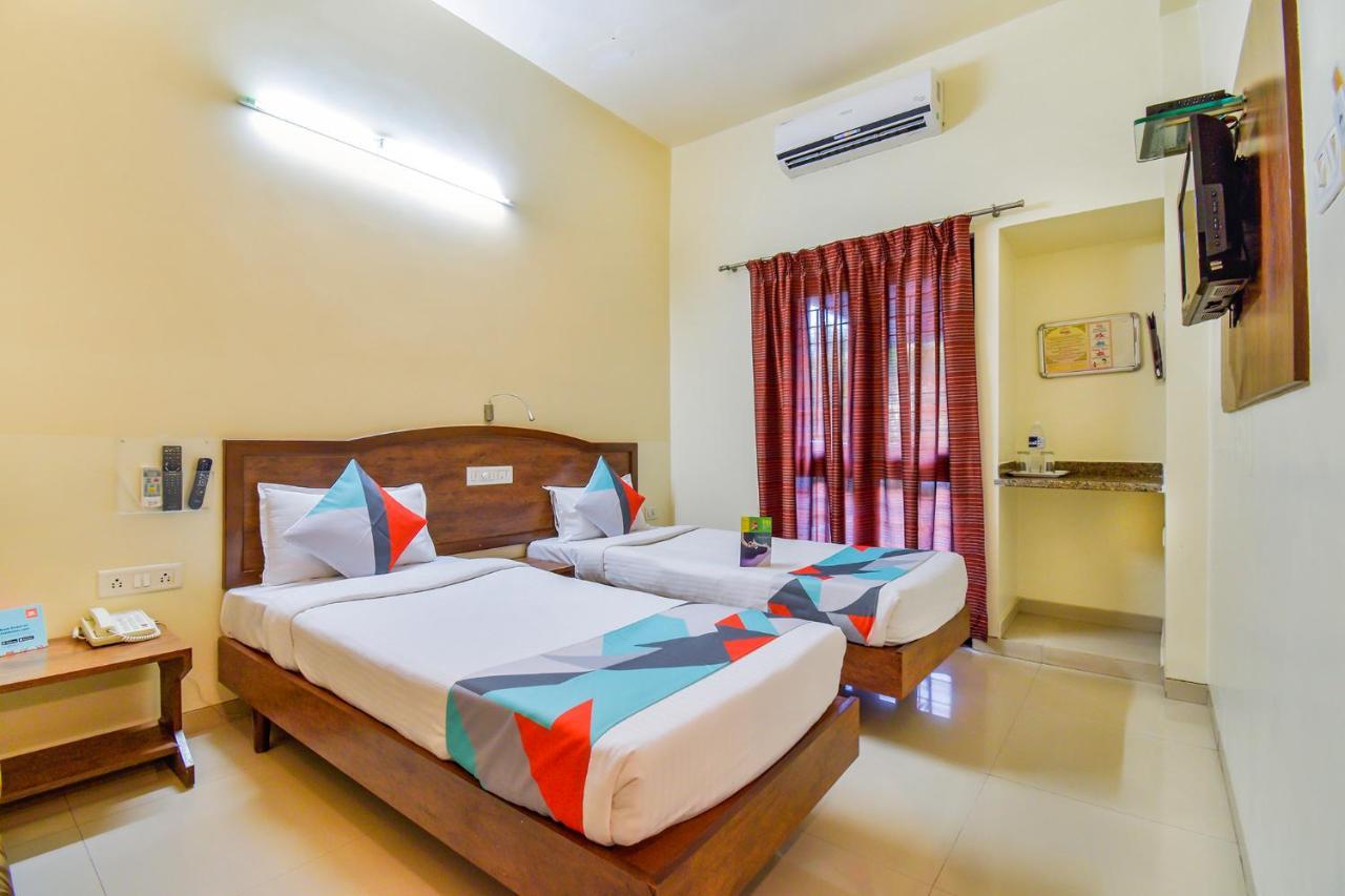 Hotel Ashiyana Пуне Екстер'єр фото