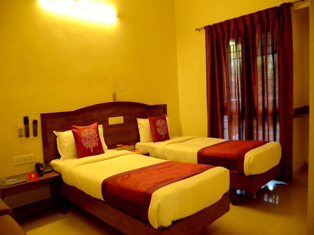 Hotel Ashiyana Пуне Екстер'єр фото